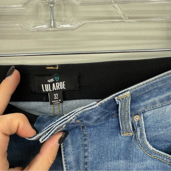 LuLaRoe Distressed Denim Blue Jean Bermuda Cuffed Summer Shorts size 32 /14 - Picture 3 of 5